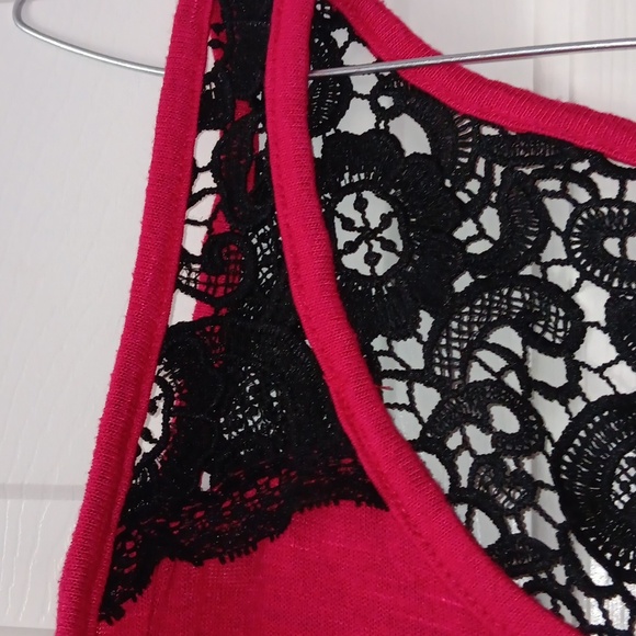 Torrid Knit Cranberry V-Neck Black Lace Inset Size 2 - Picture 7 of 10